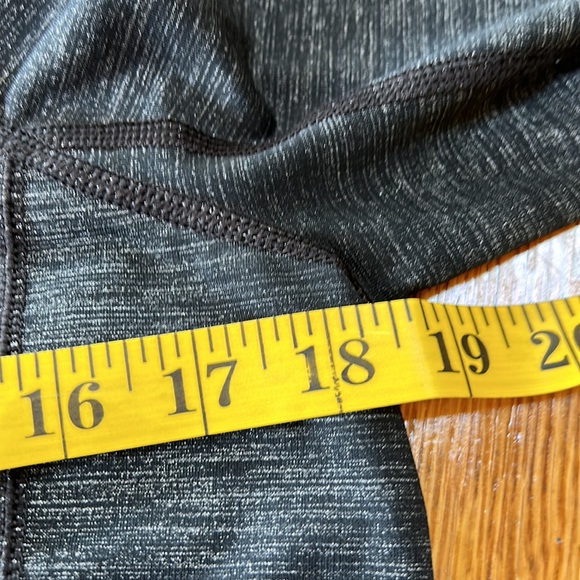 Under Armour  black/gray 3/4 zip pullover.  Thumb holes in cuffs.  Size Small. - Picture 5 of 10